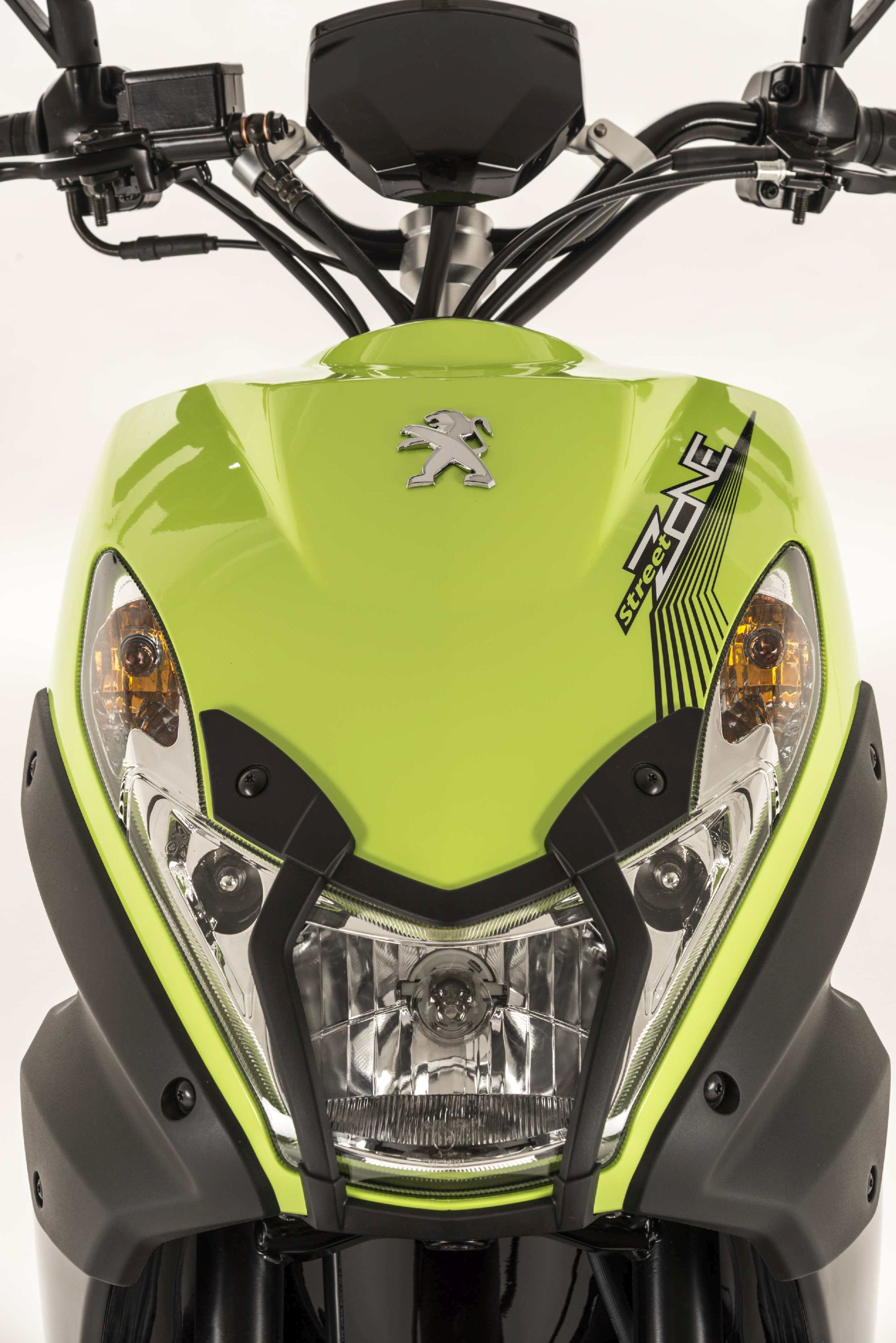 Motorrad Vergleich Peugeot Streetzone 10 Naked 2015 Vs Peugeot Kisbee