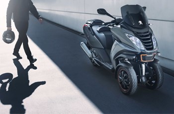 Peugeot Metropolis 400i RS 2015 - Bild 3 Peugeot Metropolis 400i RS 2015 - Bild 3