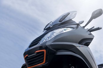 Peugeot Metropolis 400i RS 2015 - Bild 8 Peugeot Metropolis 400i RS 2015 - Bild 8