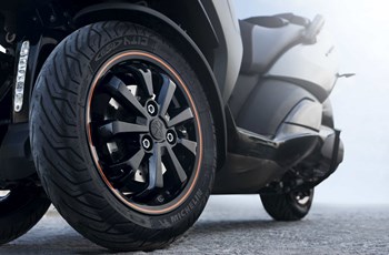 Peugeot Metropolis 400i RS 2015 - Bild 11 Peugeot Metropolis 400i RS 2015 - Bild 11