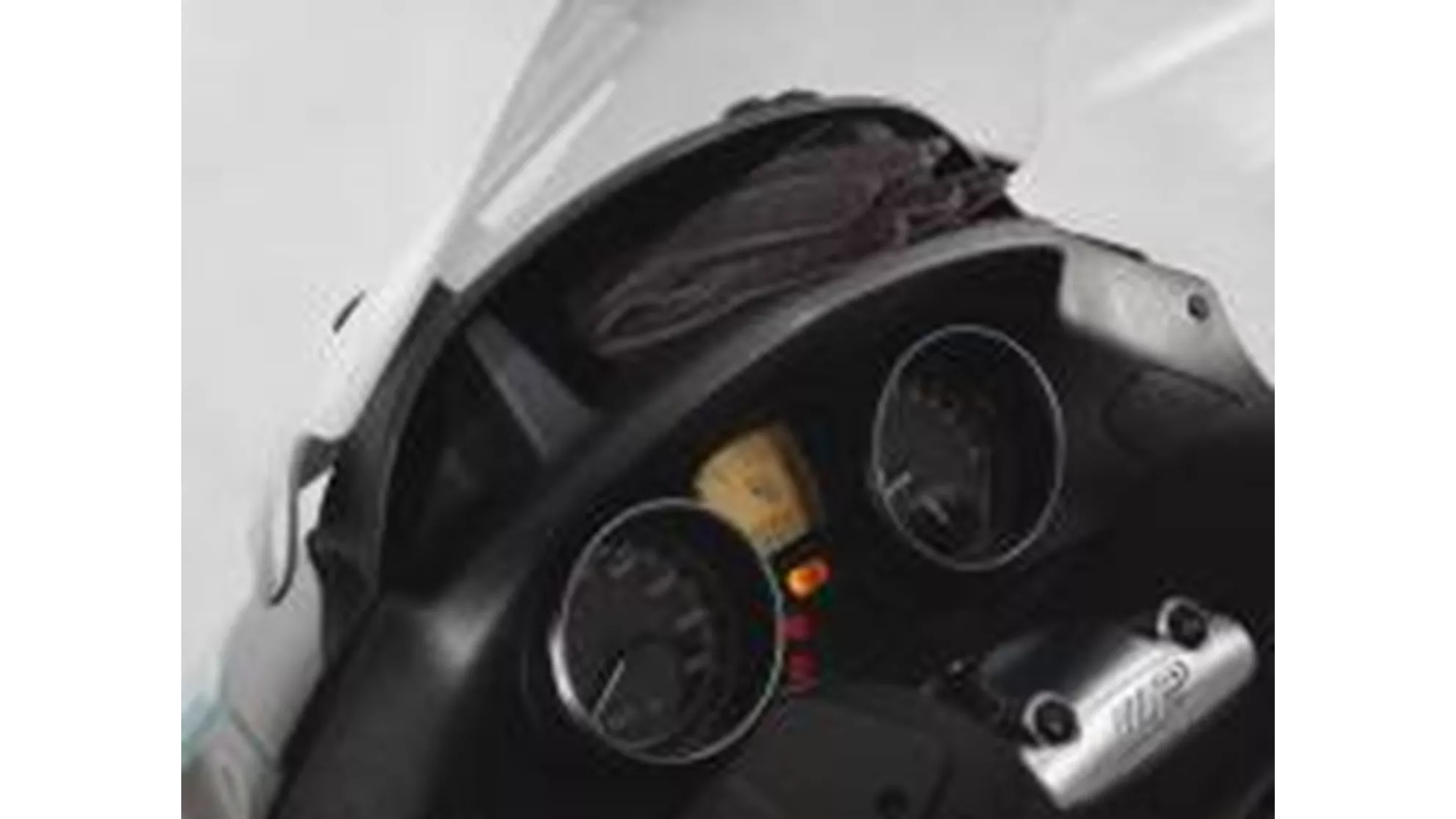 Piaggio MP3 300 ie Sport - Image 8 Piaggio MP3 300 ie Sport - Image 8