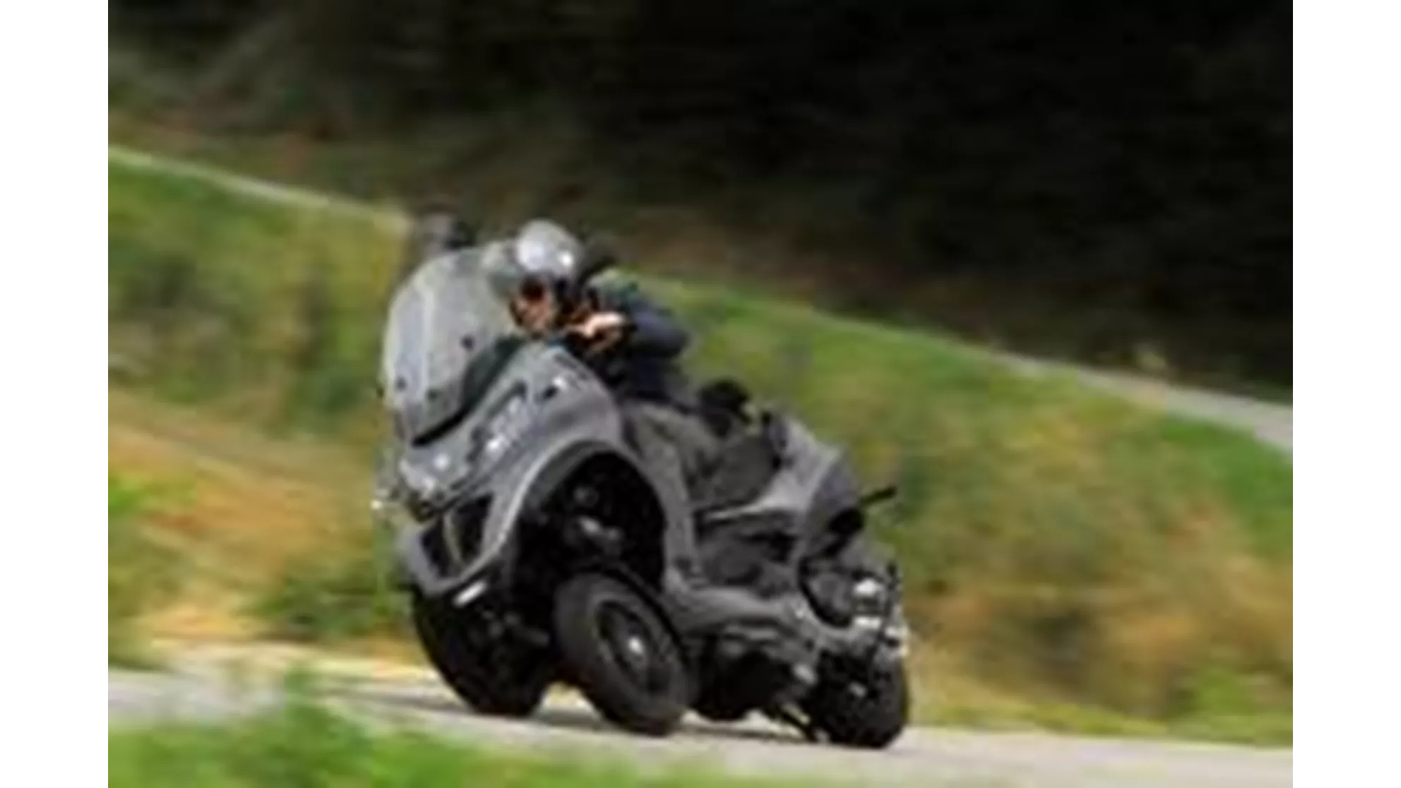 Piaggio MP3 500ie LT Sport - Image 7 Piaggio MP3 500ie LT Sport - Image 7