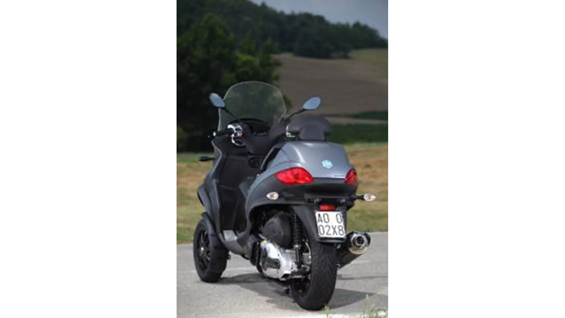 Piaggio MP3 500ie LT Sport - Image 9 Piaggio MP3 500ie LT Sport - Image 9
