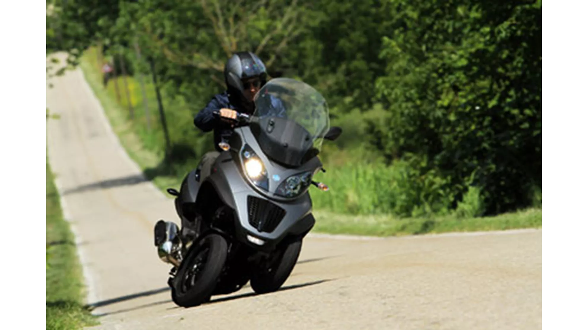 Piaggio MP3 500ie LT Sport - Image 10 Piaggio MP3 500ie LT Sport - Image 10