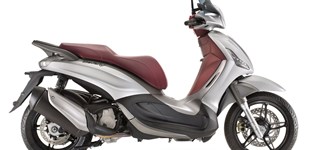 Piaggio Beverly 350ie Sport Touring 2015 vs Honda Forza 300 2018