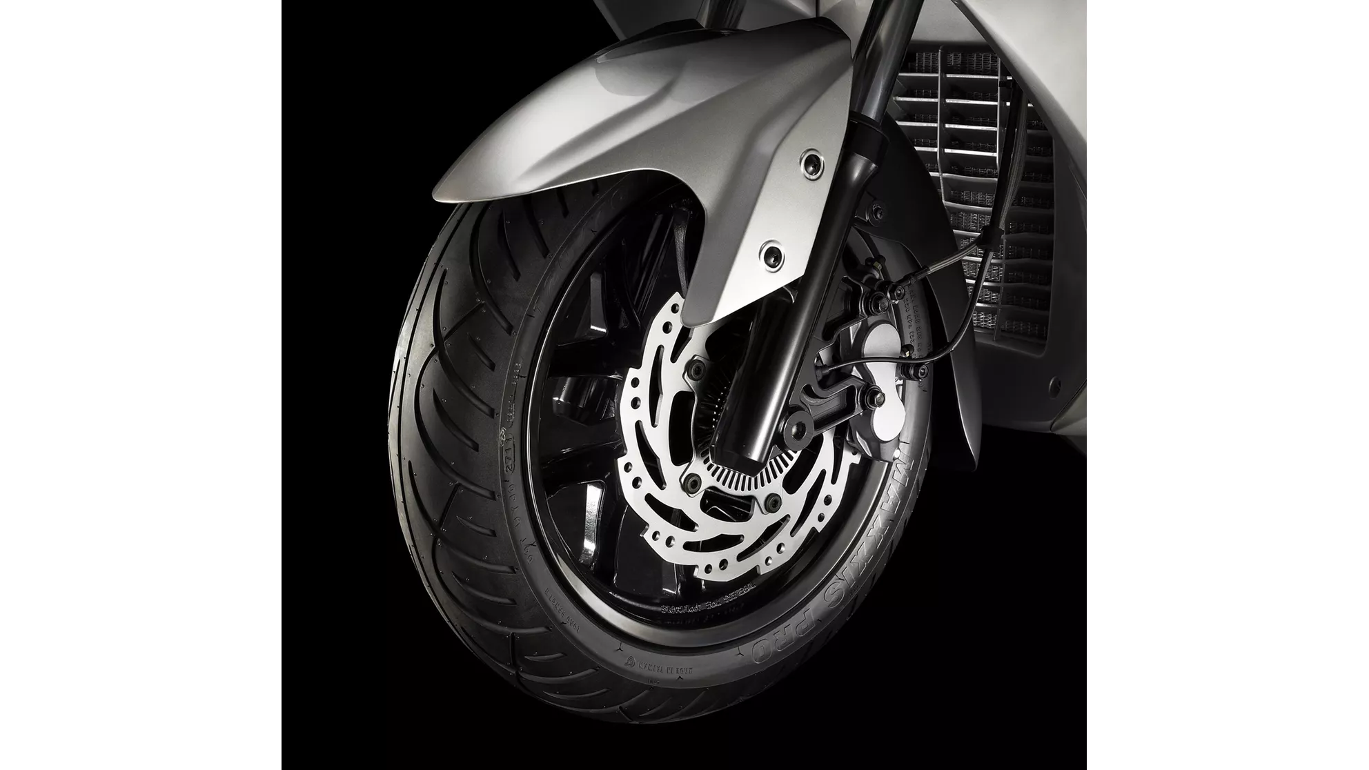 Sym GTS 300i - Image 4 Sym GTS 300i - Image 4