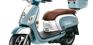 Sym Fiddle III 125 2015 vs Vespa 946 125 i.e. 3V ABS 2015