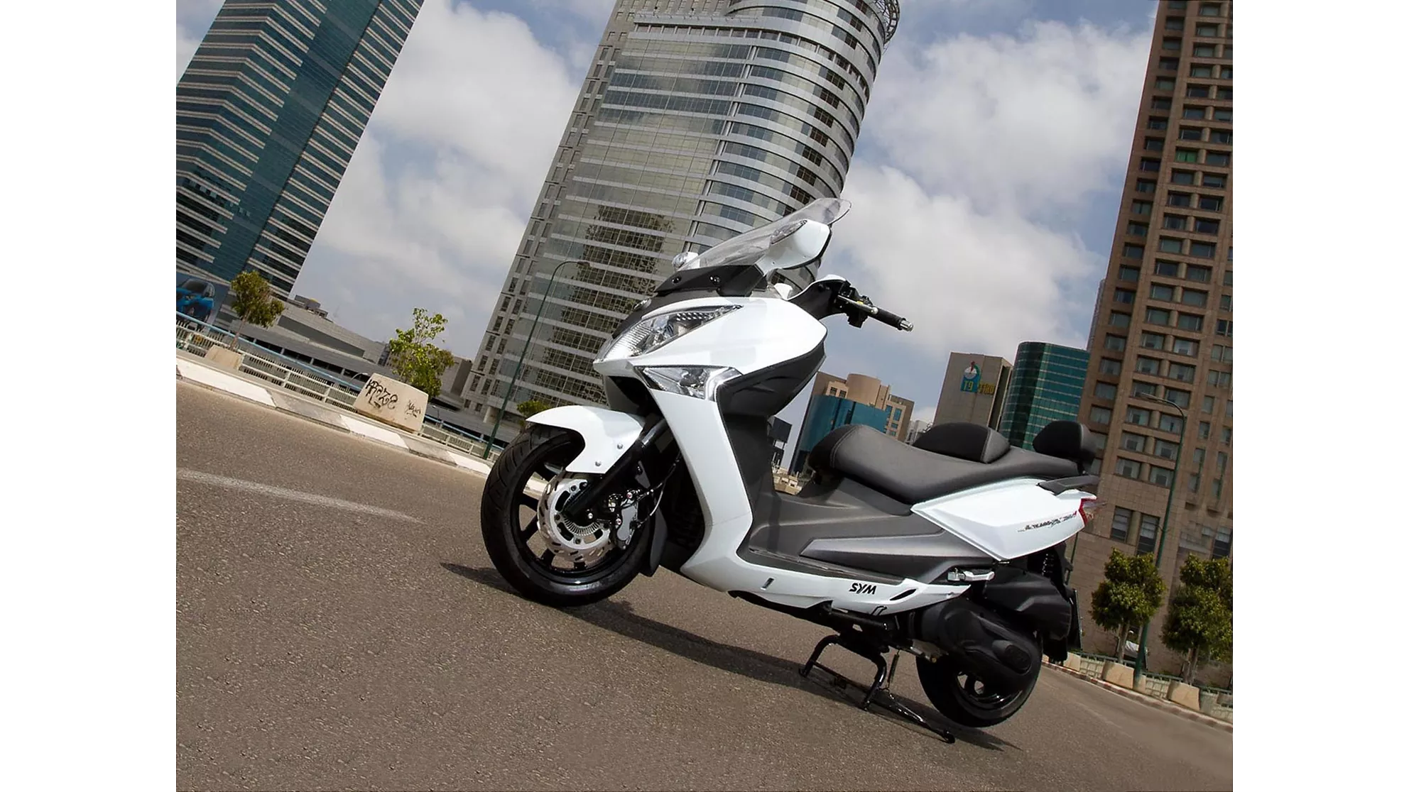 Sym Joymax 125 - Image 9 Sym Joymax 125 - Image 9