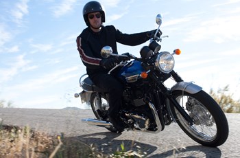 Triumph Bonneville T100 2015 - Bild 2 Triumph Bonneville T100 2015 - Bild 2