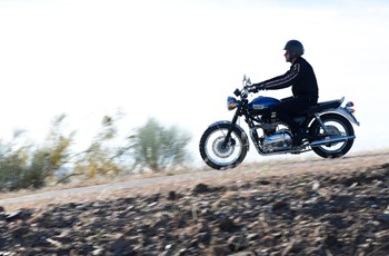 Triumph Bonneville T100 2015 - Bild 3 Triumph Bonneville T100 2015 - Bild 3
