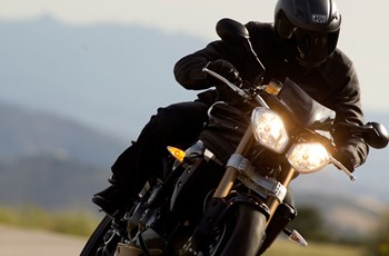 Triumph Speed Triple 1050 2015 - Bild 4 Triumph Speed Triple 1050 2015 - Bild 4