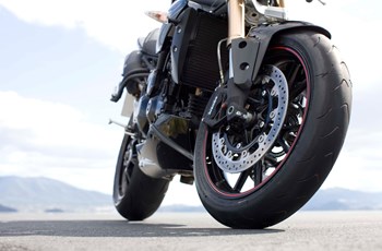 Triumph Speed Triple 1050 2015 - Bild 8 Triumph Speed Triple 1050 2015 - Bild 8