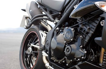 Triumph Speed Triple 1050 2015 - Bild 10 Triumph Speed Triple 1050 2015 - Bild 10