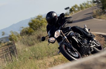Triumph Speed Triple 1050 2015 - Bild 13 Triumph Speed Triple 1050 2015 - Bild 13