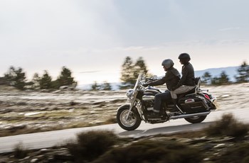 Triumph Rocket III Touring 2015 - Bild 2