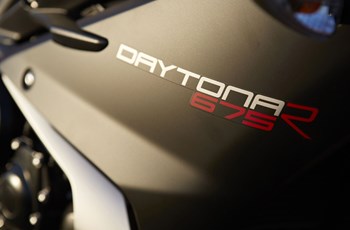 Triumph Daytona 675 R 2015 - Bild 4 Triumph Daytona 675 R 2015 - Bild 4