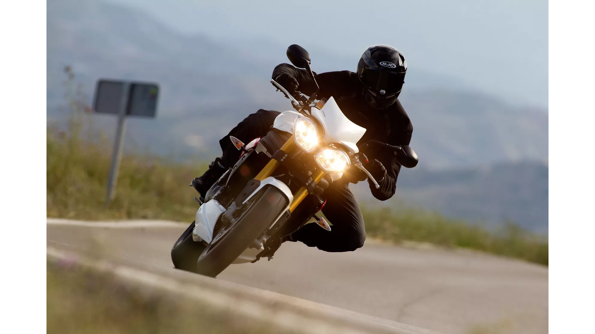 Triumph Speed Triple R - Image 5 Triumph Speed Triple R - Image 5