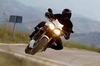 Triumph Speed Triple R 2015 - Bild 8 Triumph Speed Triple R 2015 - Bild 8