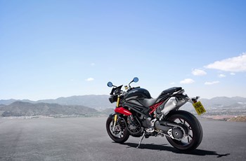 Triumph Speed Triple R 2015 - Bild 22 Triumph Speed Triple R 2015 - Bild 22