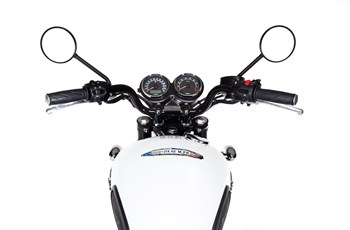 Triumph Bonneville T214 2015 - Bild 5 Triumph Bonneville T214 2015 - Bild 5