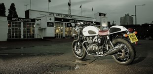Triumph Trident 660 2022 vs Triumph Thruxton Ace 2015