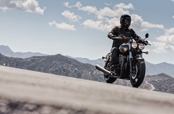 Triumph Thunderbird Nightstorm 2015 - Bild 2