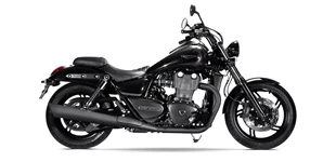 Triumph Thunderbird Nightstorm 2015 vs Suzuki Intruder VL 125 LC 2006 Triumph Thunderbird Nightstorm 2015 vs Suzuki Intruder VL 125 LC 2006