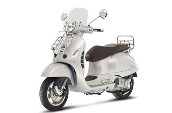 Vespa GTS 300 i.e. Touring 2015 - Bild 2 Vespa GTS 300 i.e. Touring 2015 - Bild 2