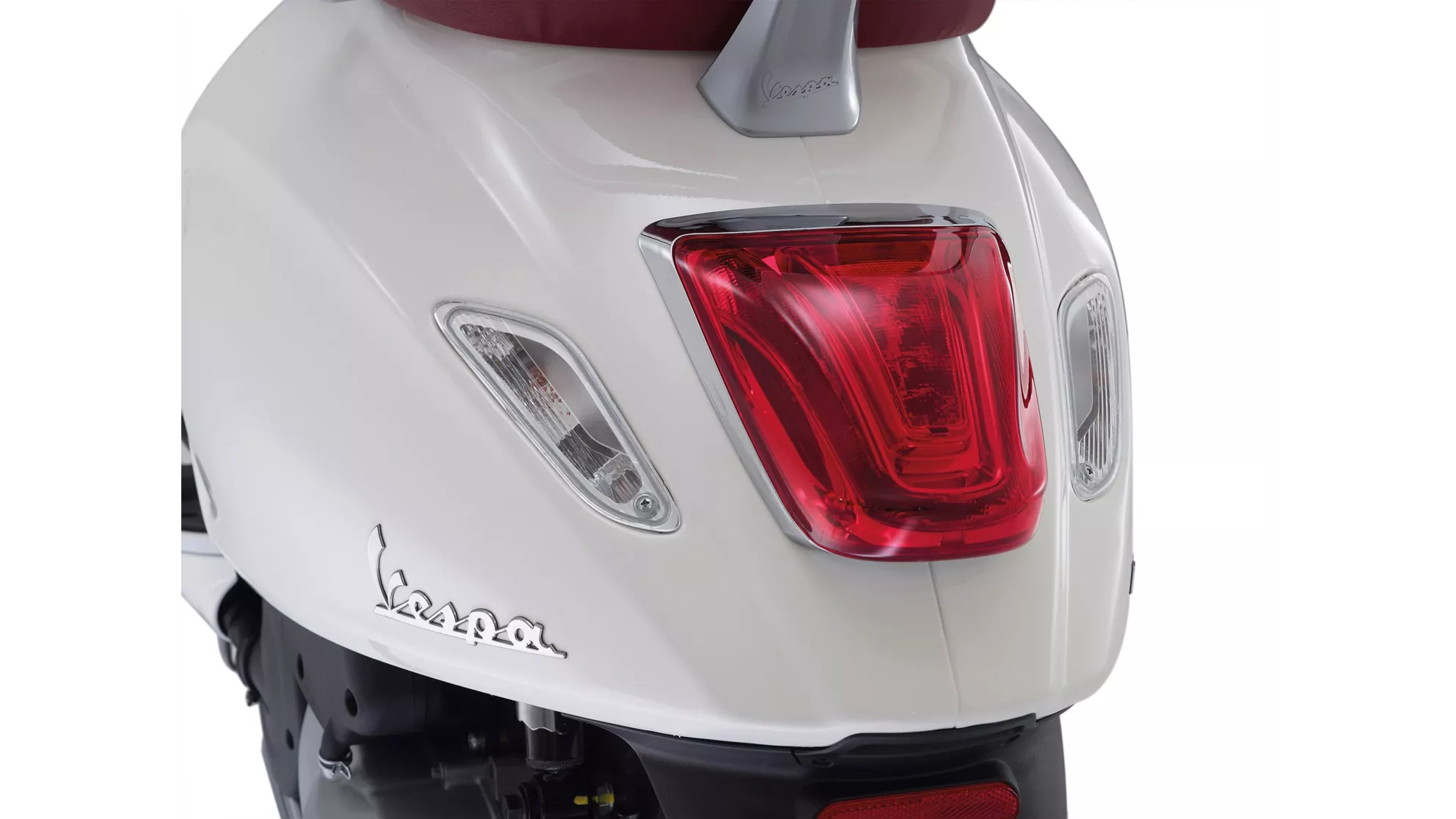 Vespa Primavera 50 2T SC - Image 8 Vespa Primavera 50 2T SC - Image 8