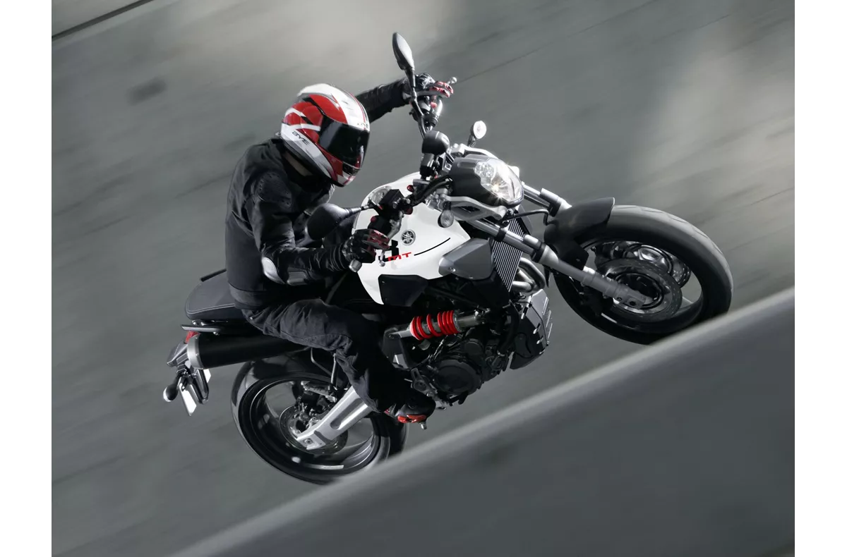 Yamaha MT-03 Yamaha MT-03