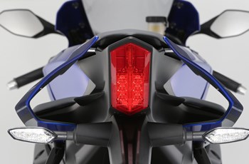 Yamaha R1 2015 - Bild 10 Yamaha R1 2015 - Bild 10