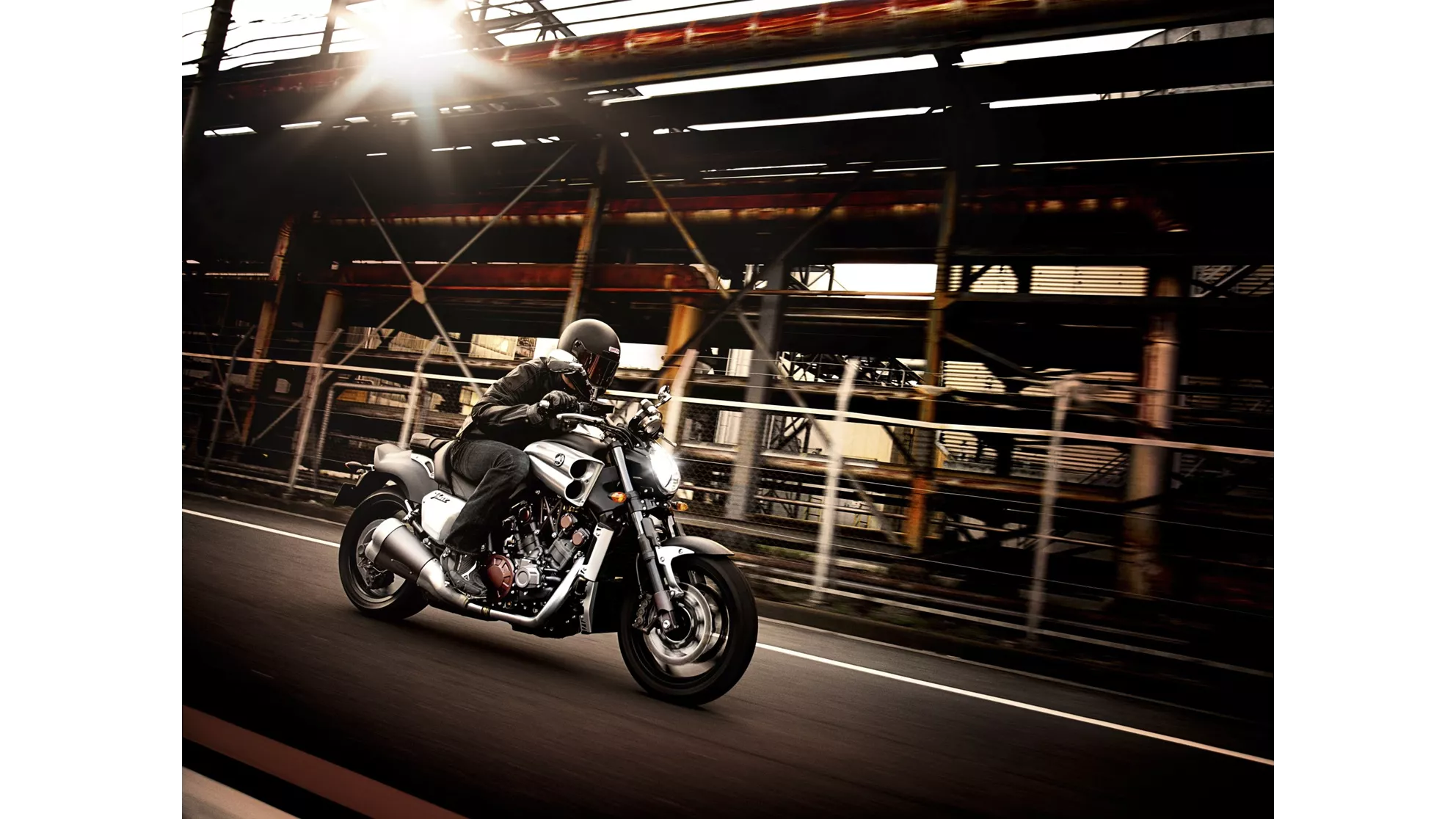 Yamaha V-MAX - Image 14 Yamaha V-MAX - Image 14