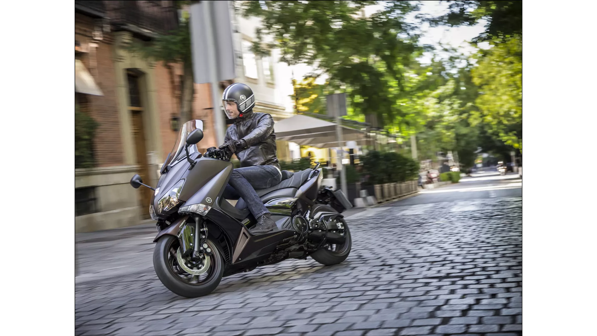 Yamaha T-MAX 530 Bronze Max - Image 9 Yamaha T-MAX 530 Bronze Max - Image 9