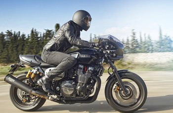 Yamaha XJR 1300 Racer 2015 - Bild 2 Yamaha XJR 1300 Racer 2015 - Bild 2