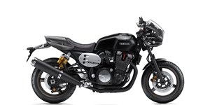 Yamaha XJR 1300 2005 vs Yamaha XJR 1300 Racer 2015