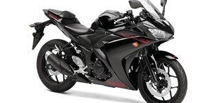 Yamaha R3 2015 vs Yamaha R125 World GP 60th Anniversary 2022 Yamaha R3 2015 vs Yamaha R125 World GP 60th Anniversary 2022