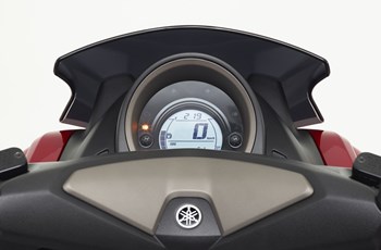 Yamaha NMAX 125 2015 - Bild 23 Yamaha NMAX 125 2015 - Bild 23