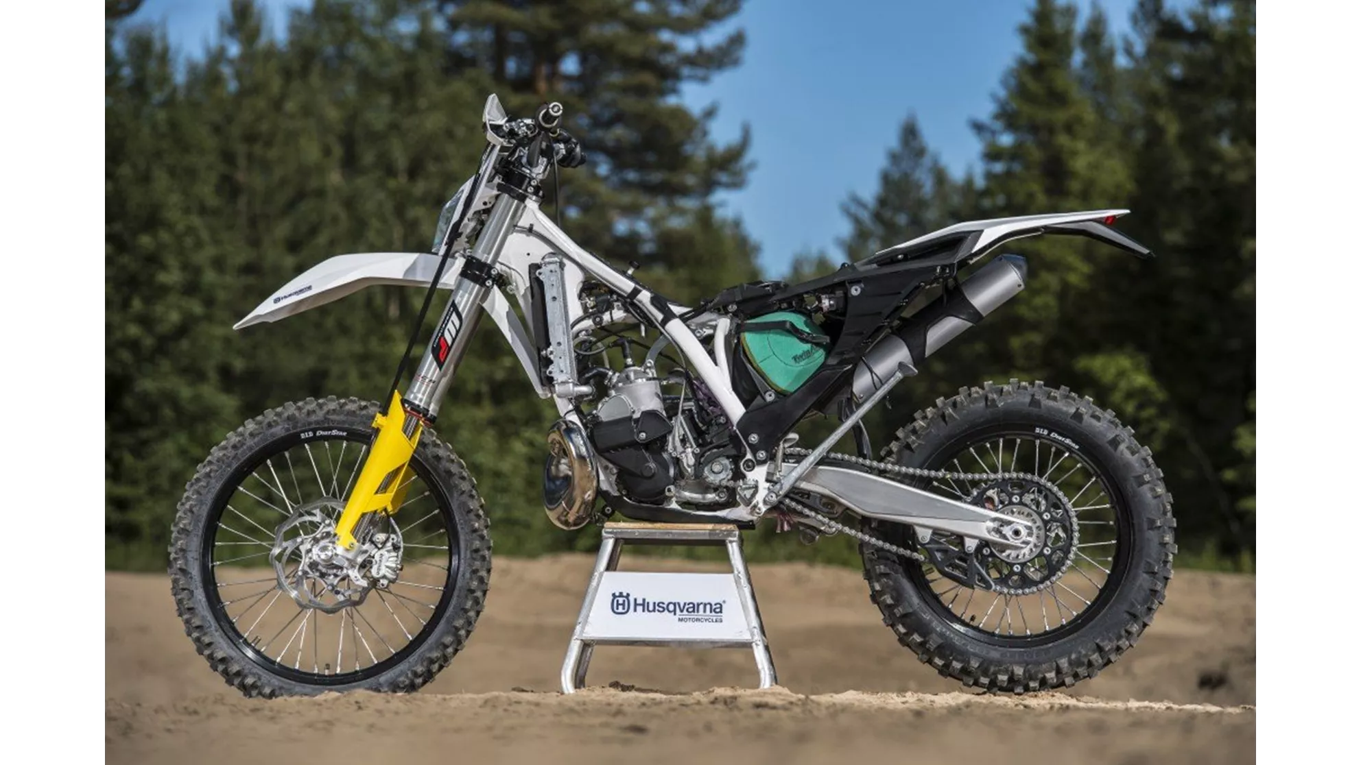 Husqvarna TE 300 - Image 1 Husqvarna TE 300 - Image 1