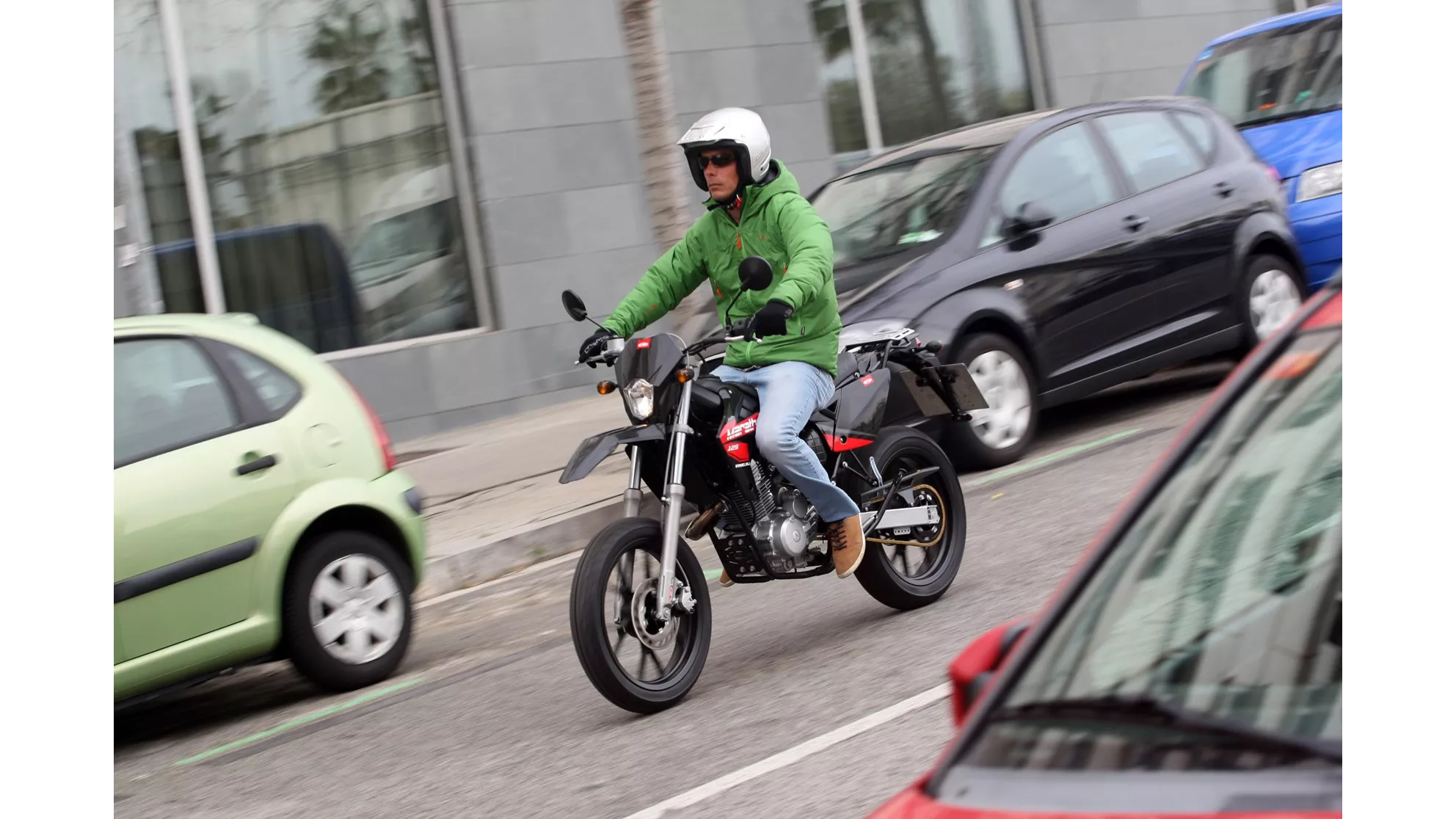 Rieju MRT SM 125 - Image 13 Rieju MRT SM 125 - Image 13