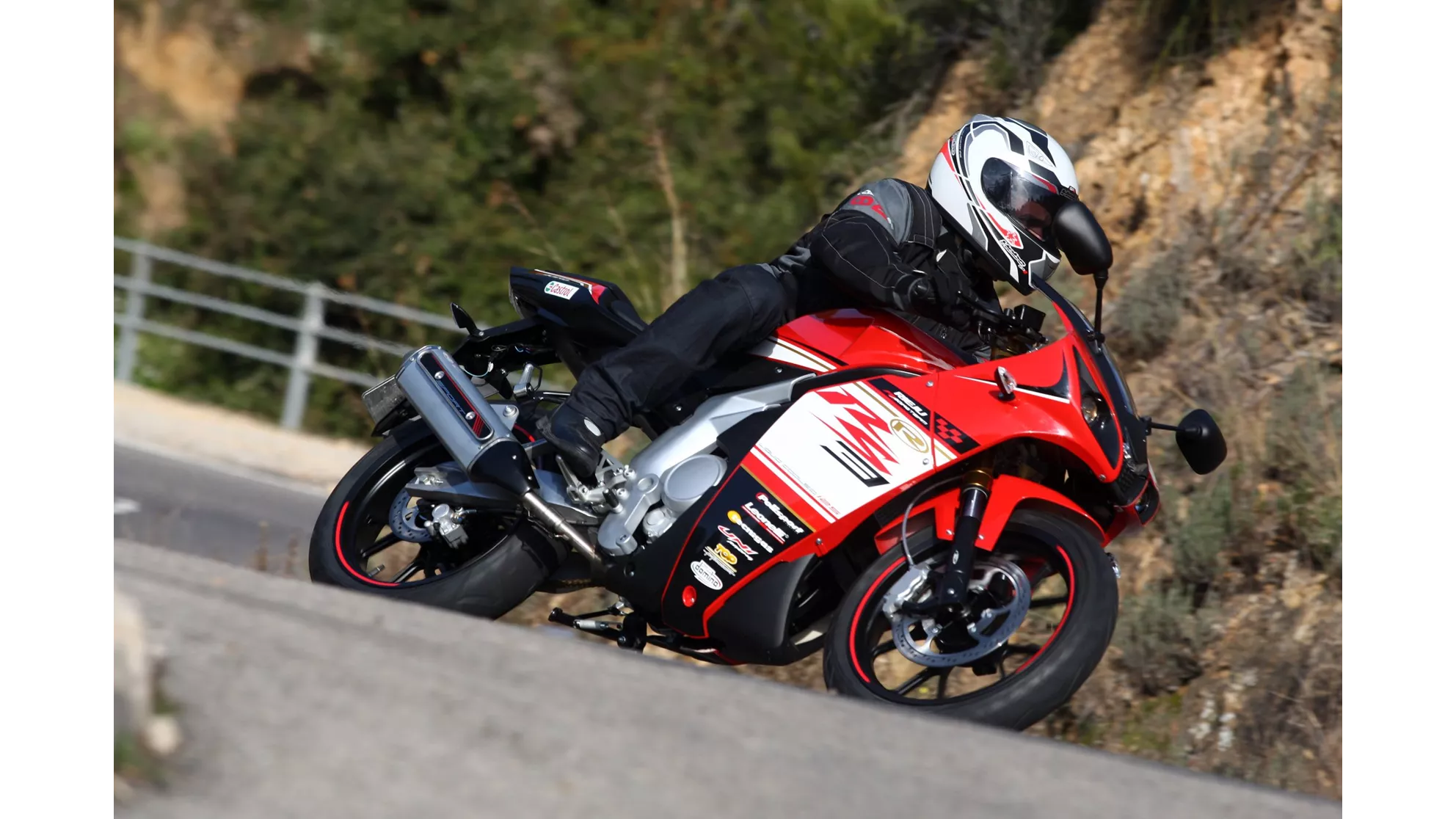 Rieju RS3 125 - Image 15 Rieju RS3 125 - Image 15