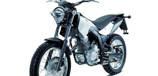 Derbi Cross City 125 2015 vs Derbi Senda DRD 125 R 2009