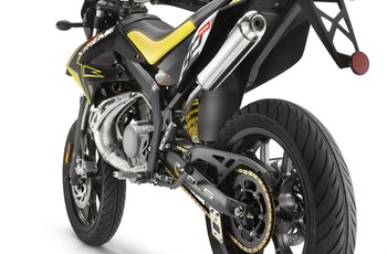 Derbi Senda DRD X-Treme 50 SM Limited Edition 2015 - Bild 5 Derbi Senda DRD X-Treme 50 SM Limited Edition 2015 - Bild 5