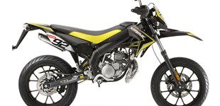 Aprilia SX 50 Supermoto 2016 vs Derbi Senda DRD X-Treme 50 SM Limited Edition 2015