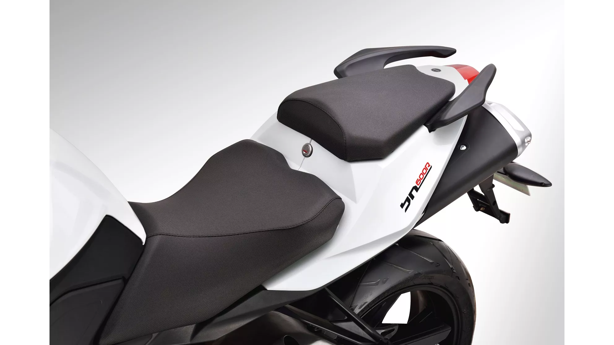 Benelli BN 600 R - Image 4 Benelli BN 600 R - Image 4