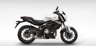 Yamaha MT-03 2021 vs Benelli BN 302 2015
