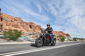 Ducati Diavel Carbon 2015 - Bild 2