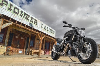 Ducati Diavel Carbon 2015 - Bild 5