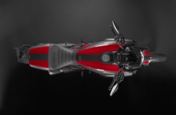 Ducati Diavel Carbon 2015 - Bild 8