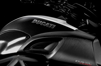 Ducati Diavel Carbon 2015 - Bild 17