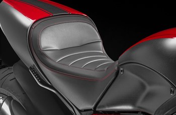 Ducati Diavel Carbon 2015 - Bild 19